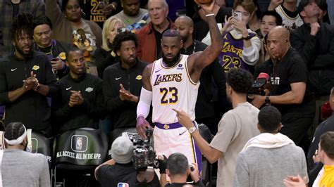 Thunder vs. Lakers: Predictions, latest odds and how to watch.